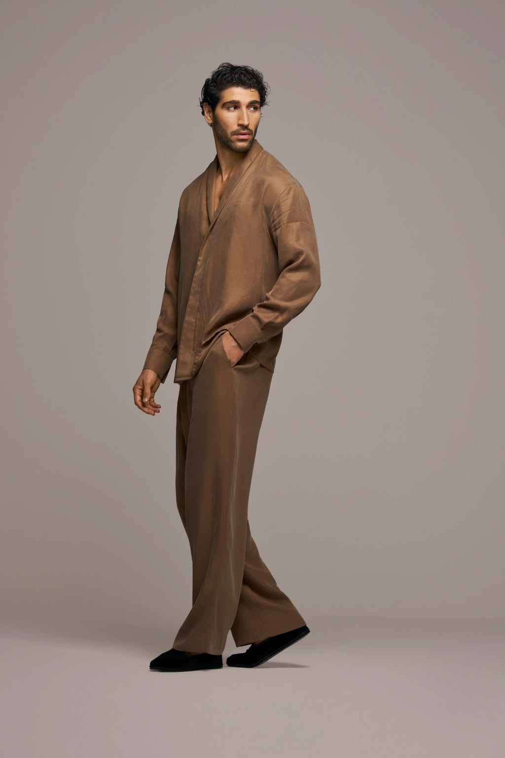 COMFORT JACKET SHIRT V NECK IN CUPRO SOFT BROWN