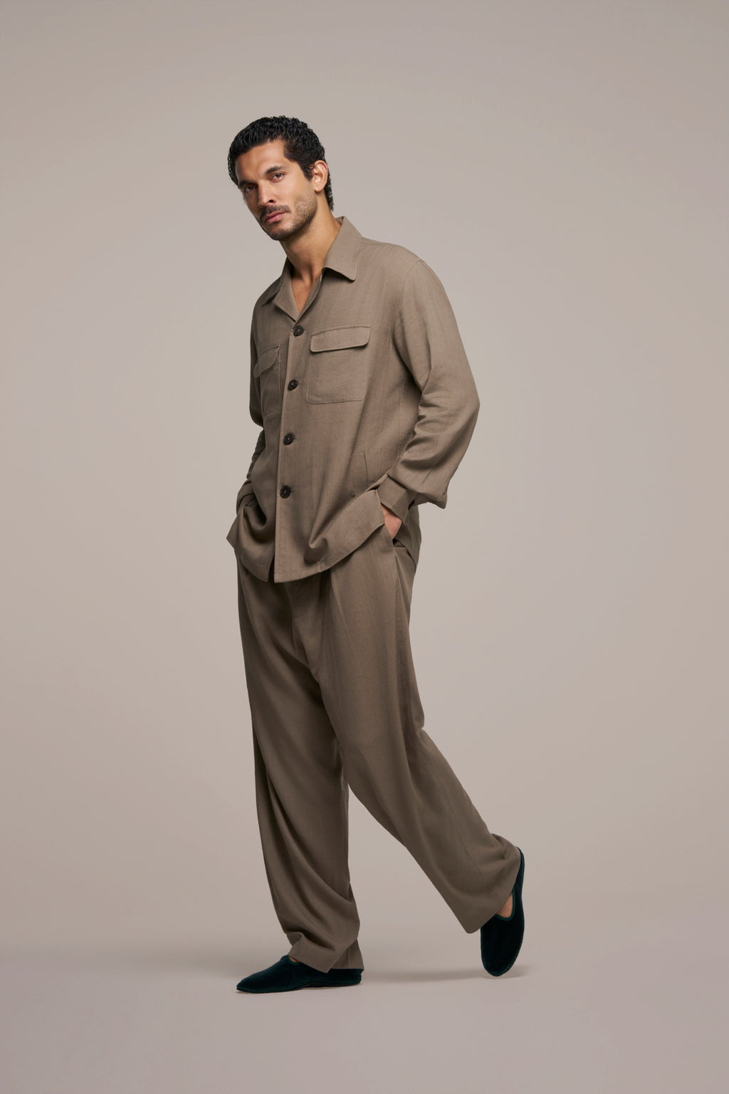 JACKET/ SHIRT TWO POCKET TAUPE BROWN WITH DARK BROWN BUTTON IN LINEN