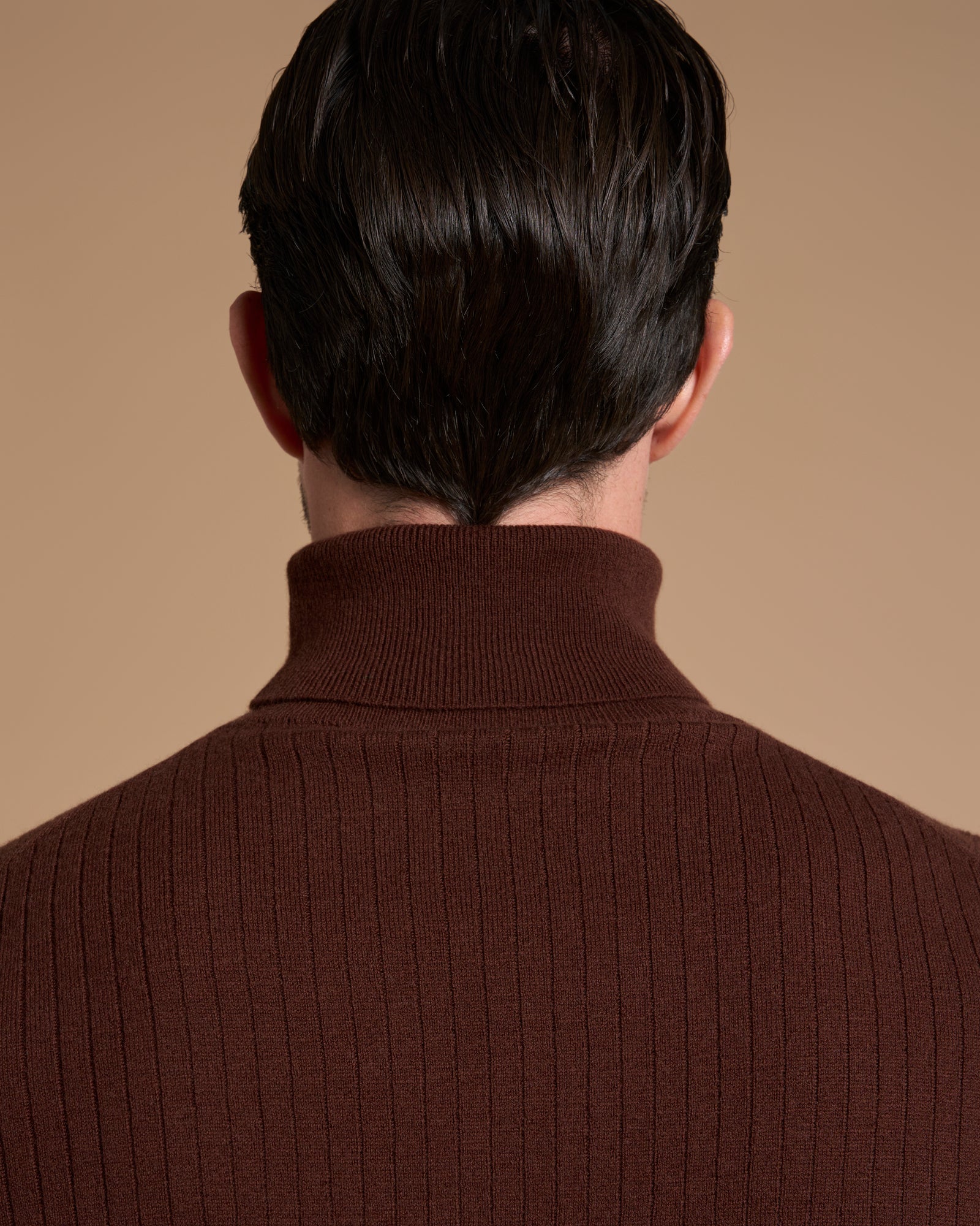 TURTLE NECK CHOCOLATE BROWN