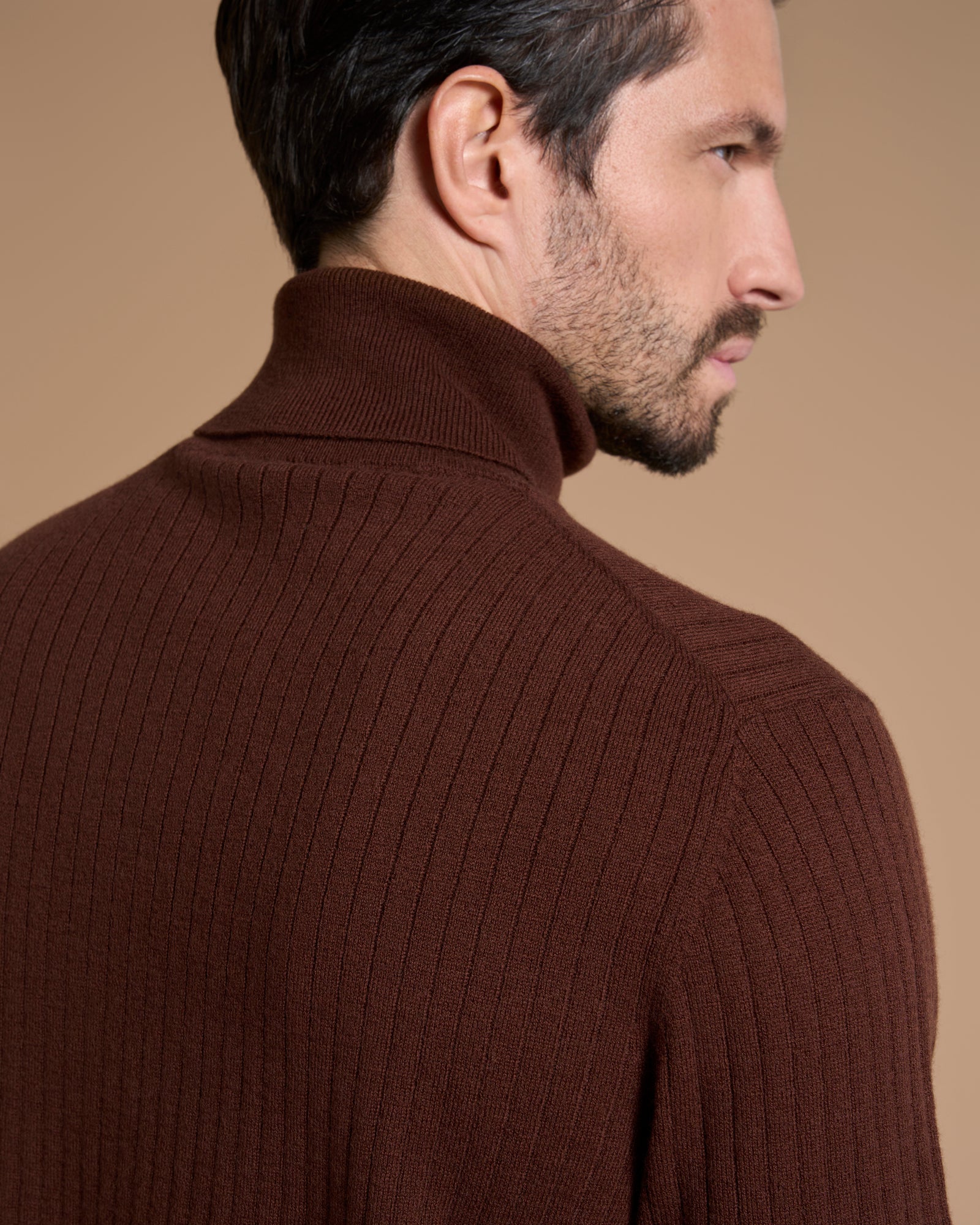 TURTLE NECK CHOCOLATE BROWN