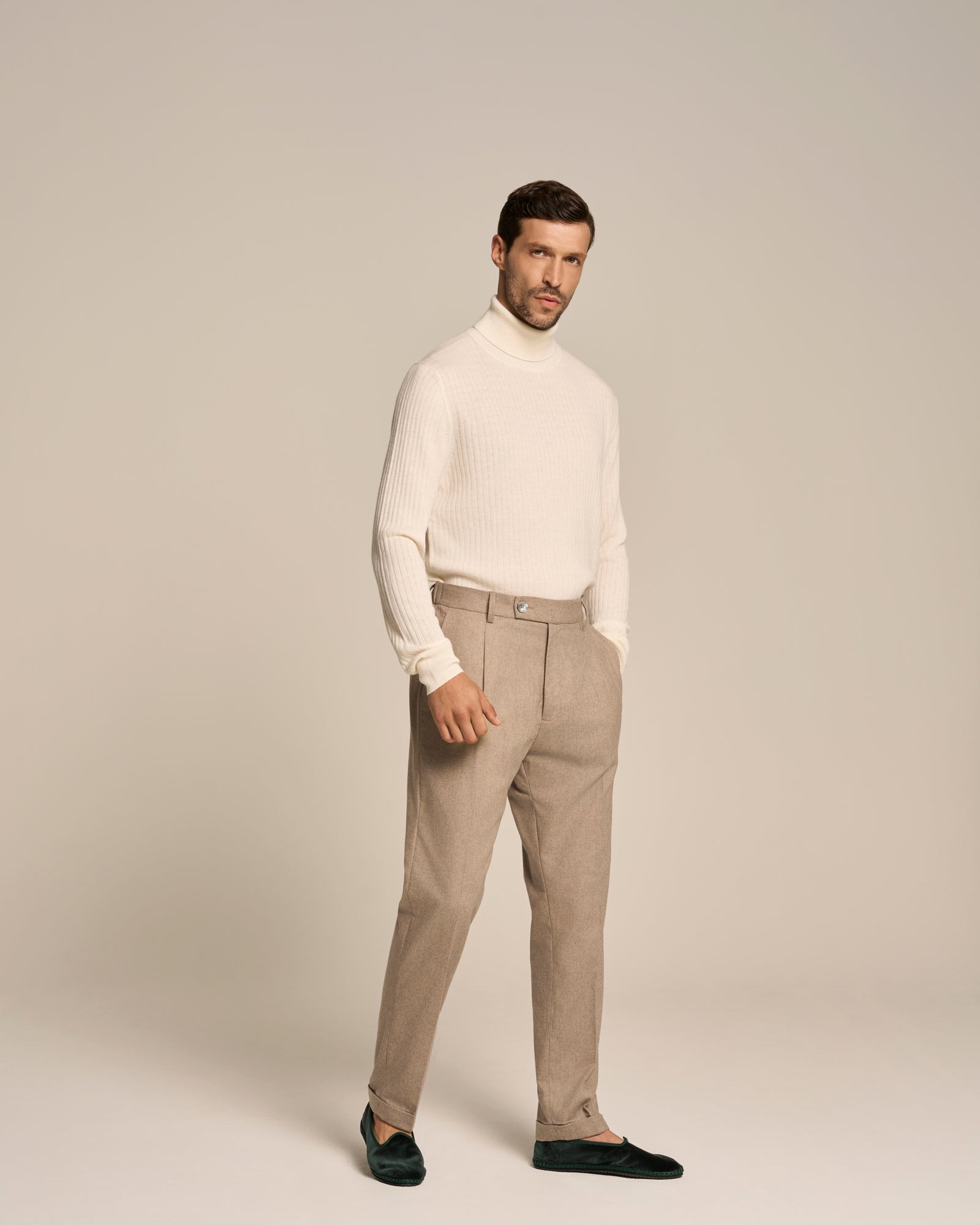TURTLE NECK MILK WHITE