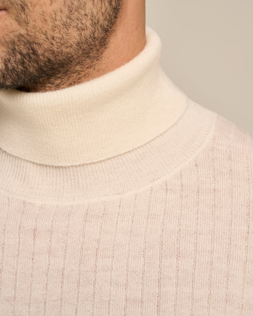 TURTLE NECK MILK WHITE