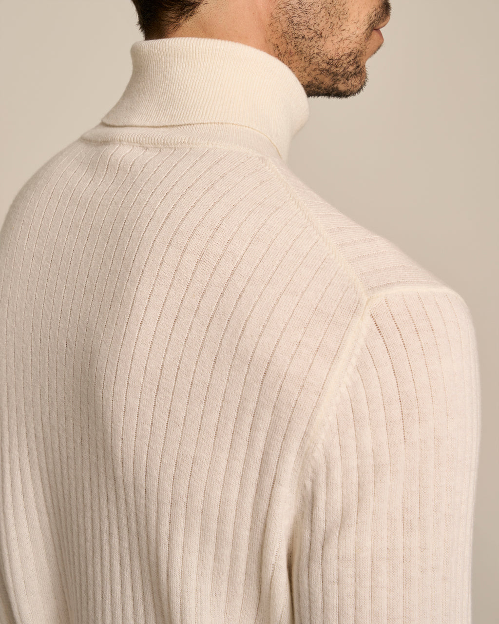 TURTLE NECK MILK WHITE
