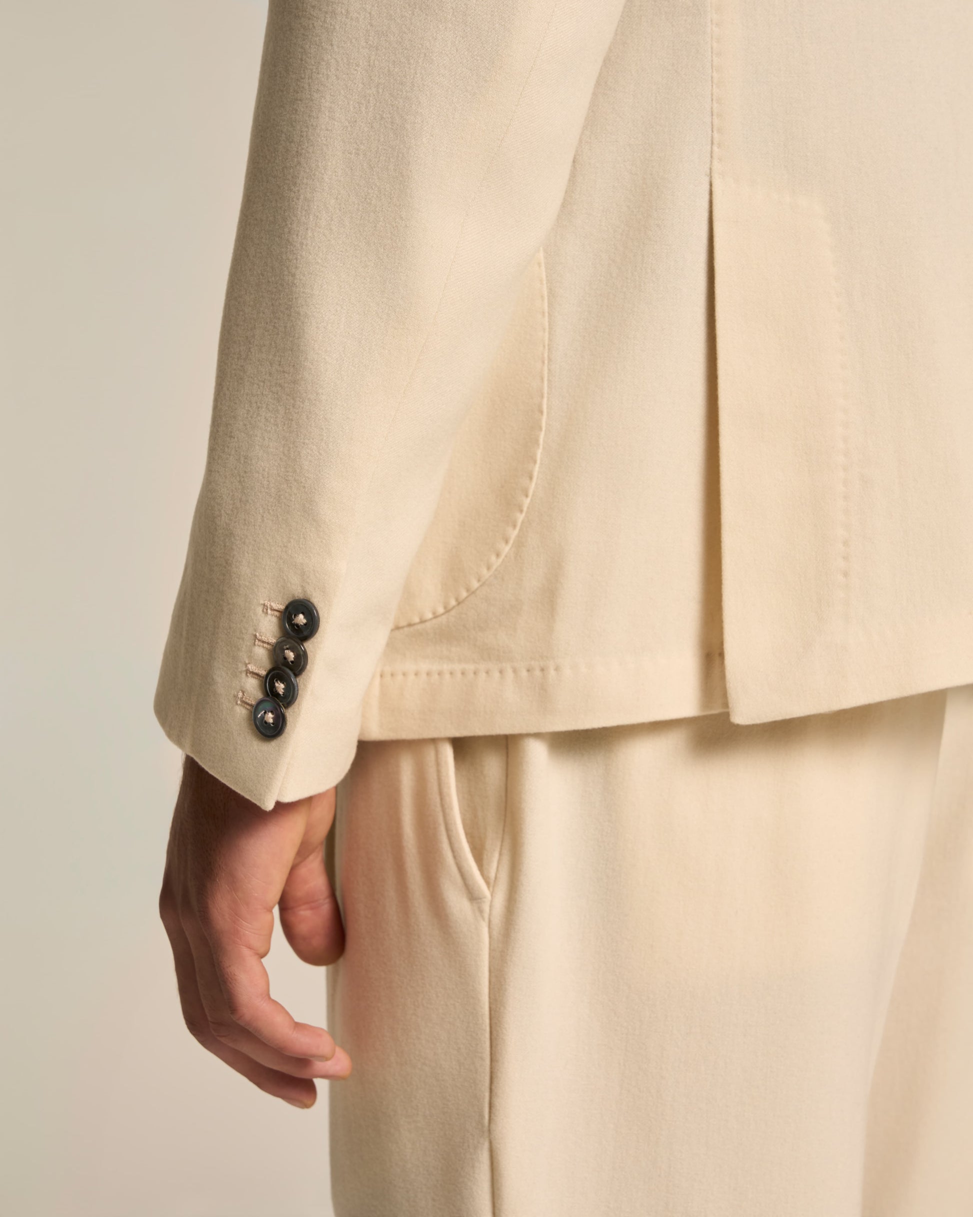 DOUBLE BREST JACKET BUTTER WHITE IN MICRO CASHMERE