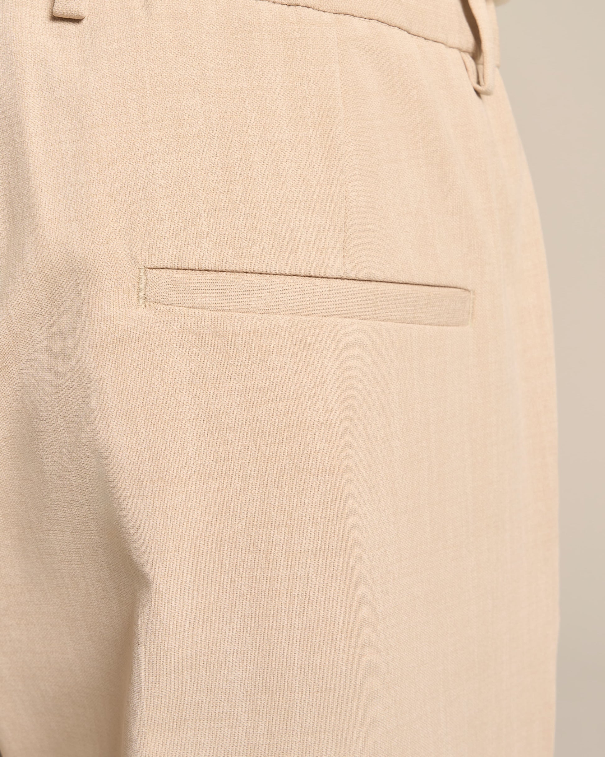 COMFORT TROUSER PEARL SAND IN TECHNO LINEN