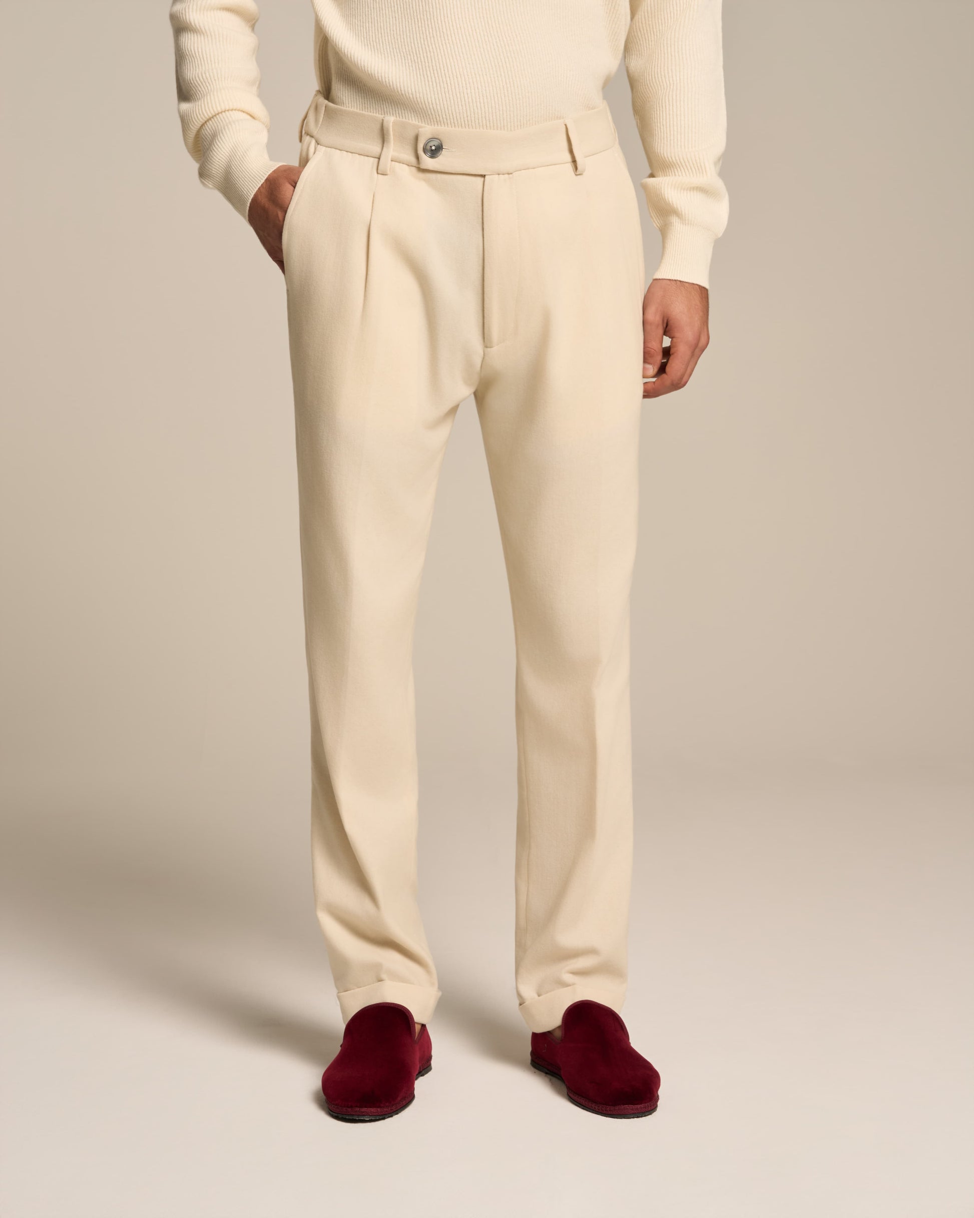 COMFORT PANTS BUTTER WHITE IN MICRO CHASMIR