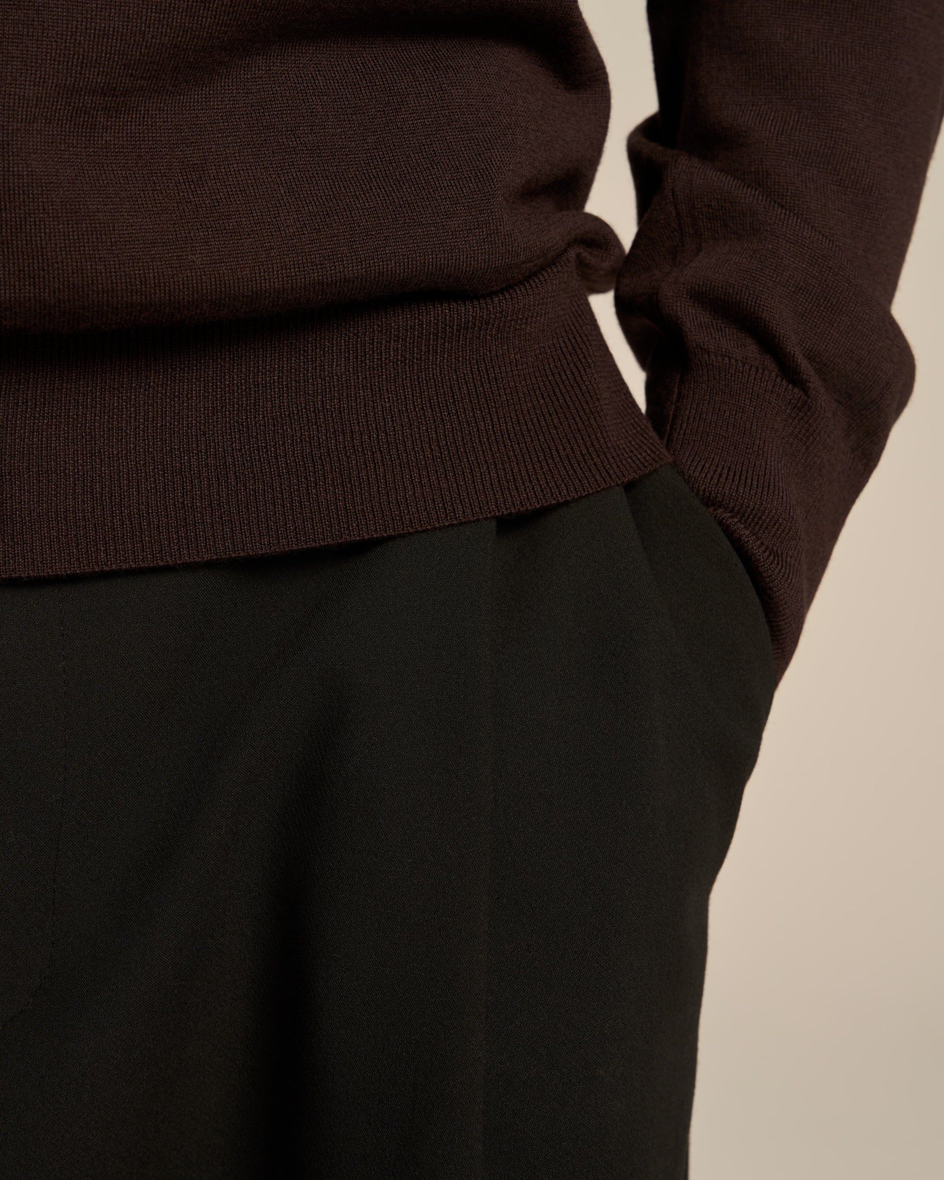 SWEATSHIRT CIRCLE NECK PRECIOUS BROWN