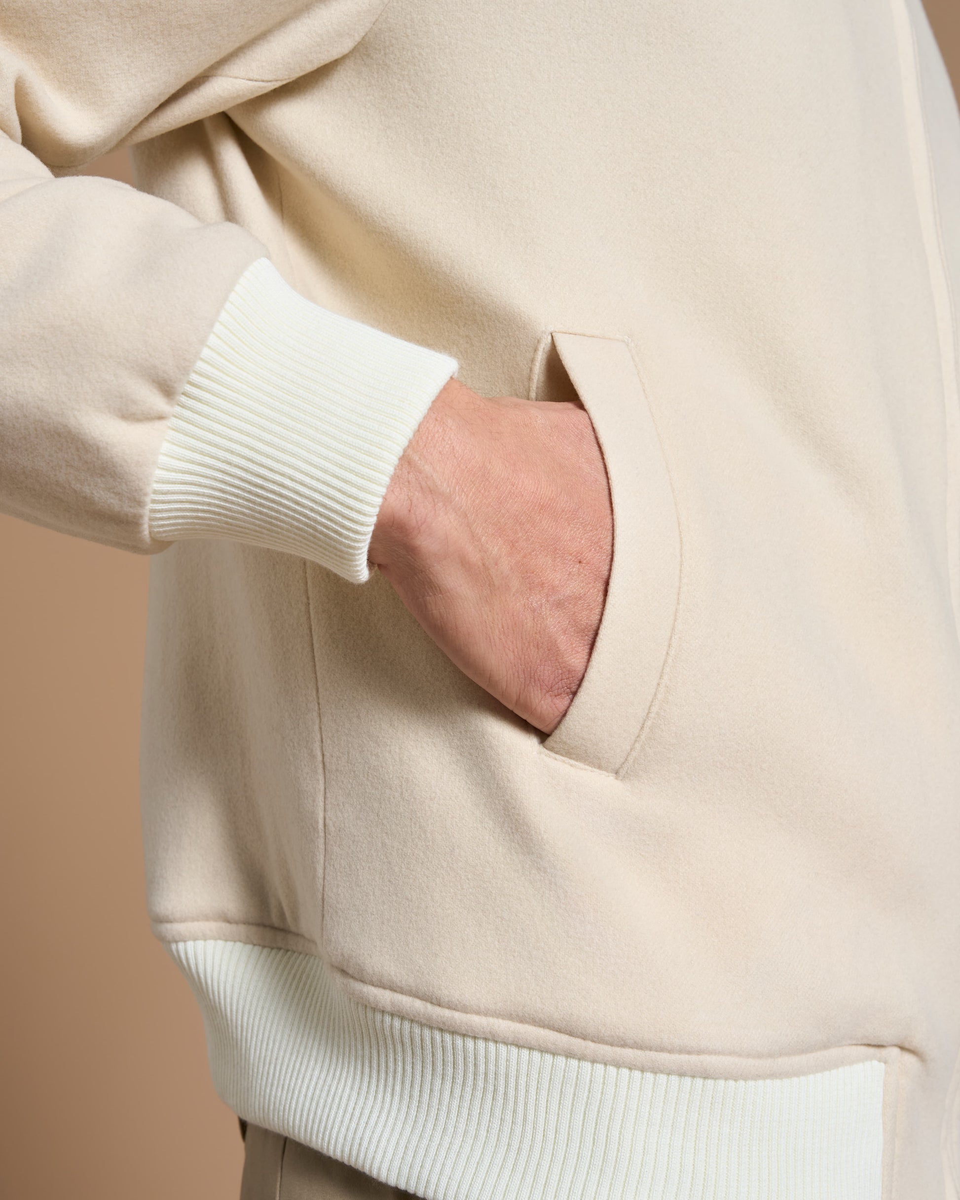 BOMBER JACKET BUTTER WHITE IN MICRO CASHMERE