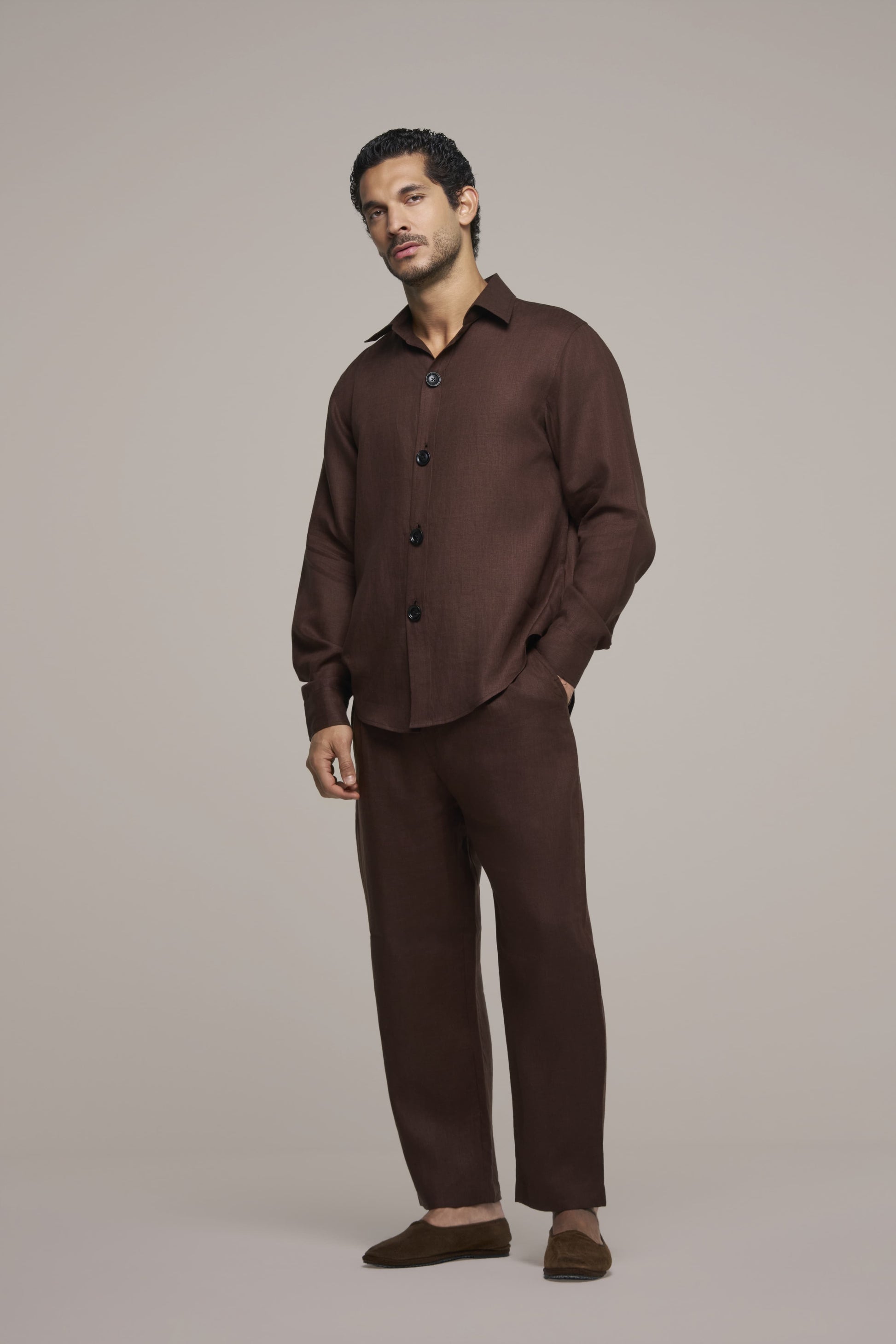 OVERSIZE CLASSIC BURNT BROWN IN LINEN WITH BLACK BUTTON