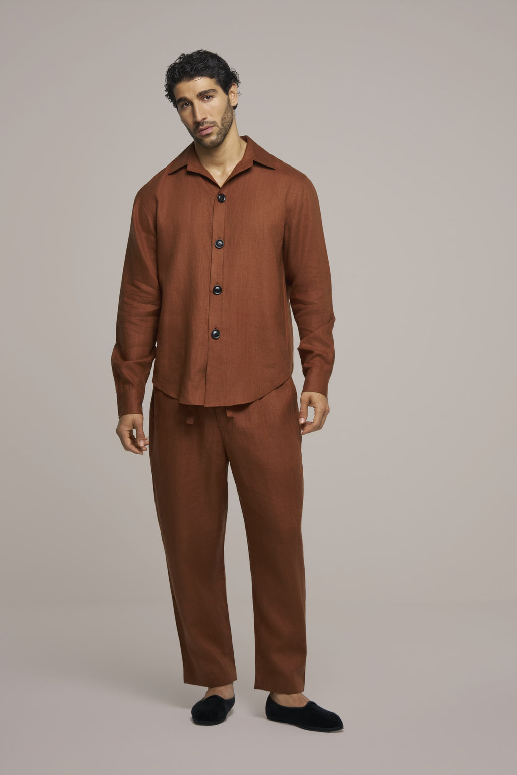 OVERSIZE CLASSIC TERRACOTTA BROWN IN LINEN WITH BLACK BUTTON